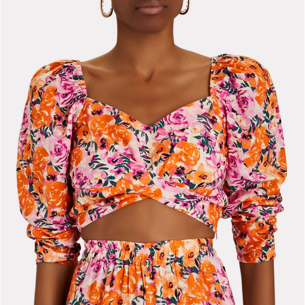 Something Navy Floral Crop